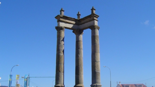 hotel-la-bodega-ciudad-rodrigo-tres-columnas--previa